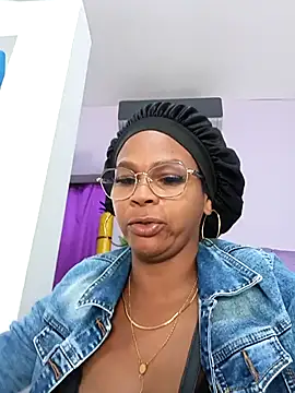 Melanie candy  online show from March 18, 2025, 7:22 pm