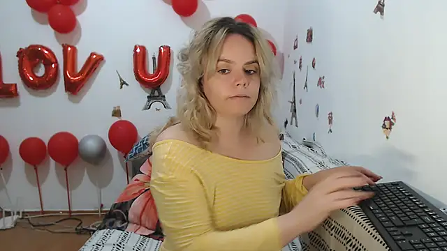 hotmilf4uxxx online show from April 6, 2026, 10:27 am