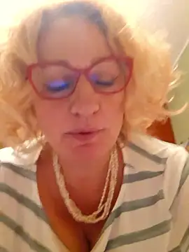 Snapshot of VirginiaNurse chatting on May 15, 2026, 8:51 pm VirginiaNurse online show from May 15, 2026, 8:51 pm