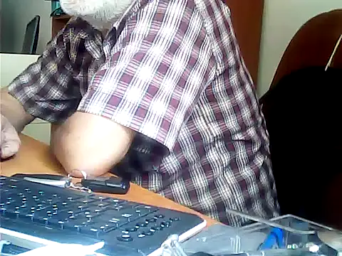 Snapshot of zormen355 chatting on June 18, 2026, 11:04 am zormen355 online show from June 18, 2026, 11:04 am