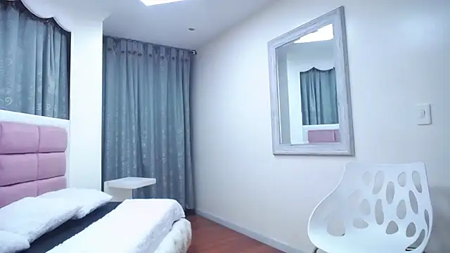 IssadoraJames online show from January 18, 2025, 12:57 am