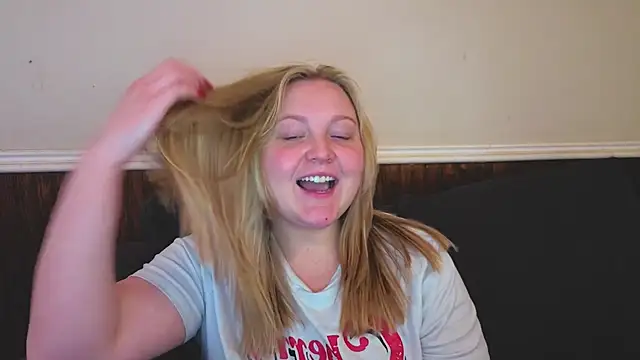 PhatAssBlond online show from February 18, 2026, 8:05 pm