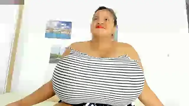 bigmom69  online show from February 10, 2025, 3:53 pm