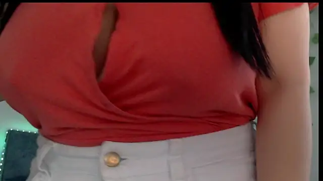 Donniia online show from March 3, 2025, 5:31 pm