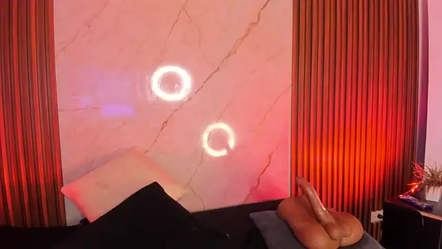 Emiilycollins online show from March 13, 2025, 12:48 am