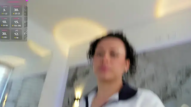 LIZ HOLMES online show from October 6, 2025, 12:39 pm