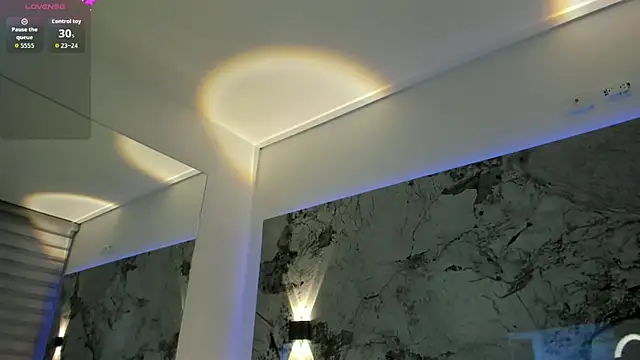 LIZ HOLMES online show from October 10, 2025, 10:38 am