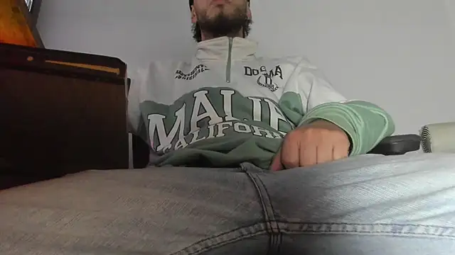 s sven03 online show from October 19, 2025, 11:29 pm