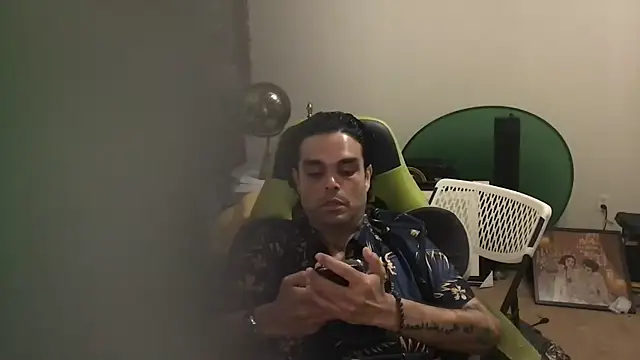 GForceSavage online show from November 18, 2025, 3:32 am