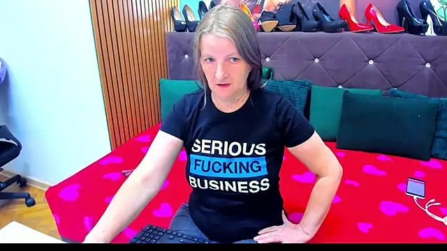 Lilly hott online show from October 8, 2025, 5:46 pm