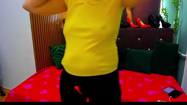 Lilly hott online show from October 9, 2025, 5:57 pm