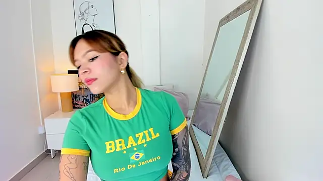 Adria ross online show from October 3, 2025, 12:17 pm