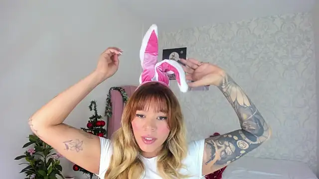 Adria ross online show from December 20, 2025, 1:14 pm