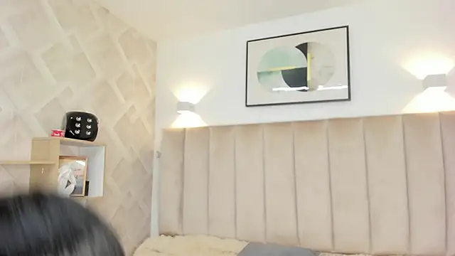 Anniie Queen online show from April 22, 2026, 3:57 am