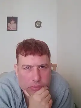 Snapshot of Olandese2682@xh chatting on April 29, 2026, 7:56 am Olandese2682xh online show from April 29, 2026, 7:56 am