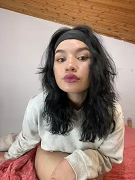 Snapshot of lyzamy_liz chatting on May 5, 2026, 8:06 am lyzamy liz online show from May 5, 2026, 8:06 am
