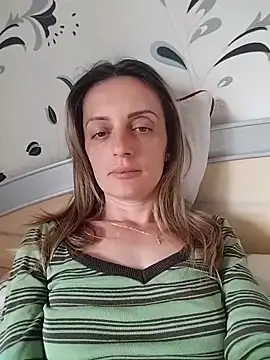 SophyGirl online show from May 12, 2026, 1:06 pm