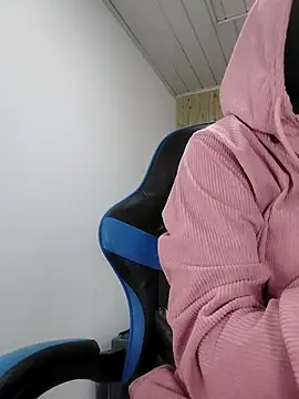 angelie 3 online show from March 6, 2025, 4:41 am