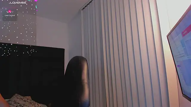 FaloonRoussel online show from September 17, 2025, 6:10 pm