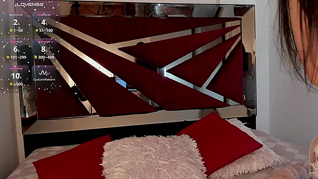 Snapshot of FaloonRoussel chatting on February 26, 2026, 5:24 pm FaloonRoussel online show from February 26, 2026, 5:24 pm