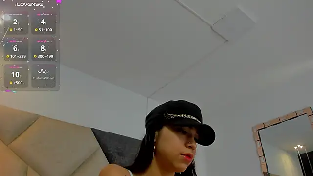 FaloonRoussel online show from September 30, 2025, 7:53 pm