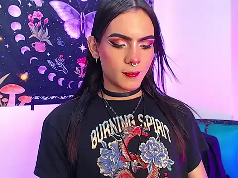 lilithnyx333 online show from April 9, 2026, 12:01 am