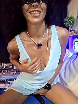 EmySkinny85 online show from July 10, 2026, 8:20 pm