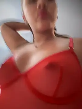 Rose-euphoria online show from October 5, 2025, 1:24 pm