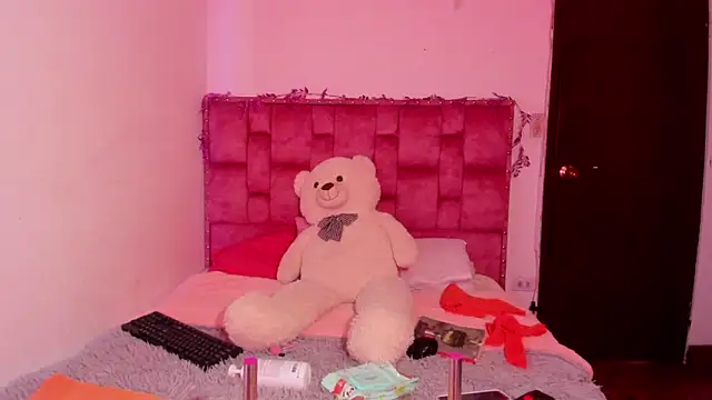 ladyrd1 online show from March 29, 2026, 6:42 pm