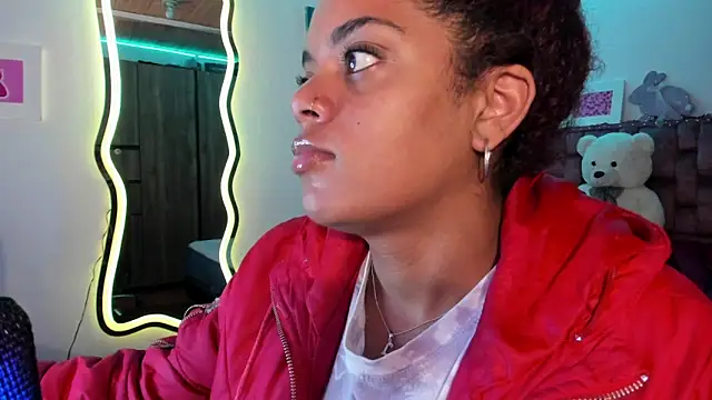 ladyrd1 online show from February 23, 2025, 9:44 am