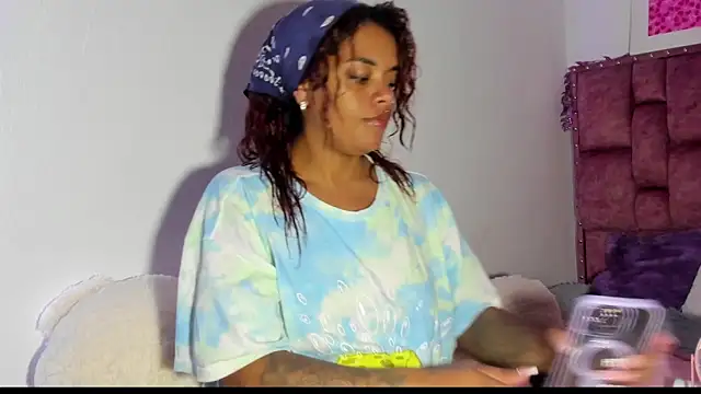 ladyrd1 online show from September 22, 2025, 3:56 am