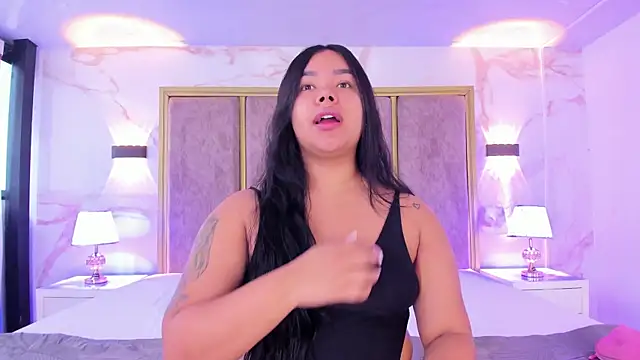 MarianaGarciaa   online show from October 13, 2025, 7:15 pm