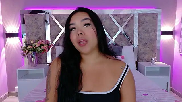 MarianaGarciaa   online show from December 2, 2025, 7:15 pm