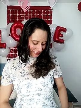 lovely kitt online show from February 15, 2026, 3:40 am