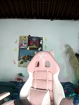 lovely kitt online show from April 11, 2026, 3:14 am