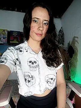 lovely kitt online show from March 22, 2026, 10:00 pm