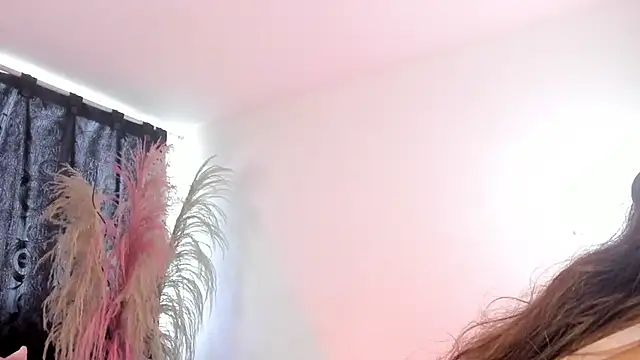 lovely kitt online show from September 14, 2025, 8:09 pm