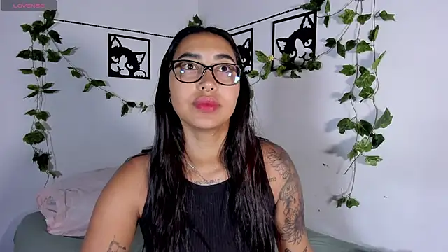 melanieecox online show from September 26, 2025, 8:10 am