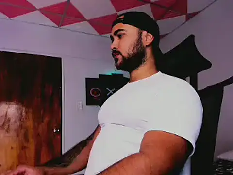 Sebas-hott online show from February 19, 2025, 3:17 am