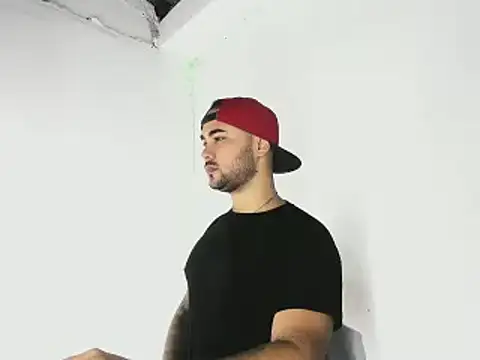 Sebas-hott online show from October 14, 2025, 11:04 pm