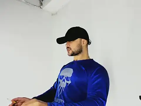 Sebas-hott online show from November 5, 2025, 9:29 pm