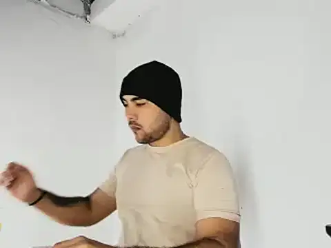 Sebas-hott online show from October 28, 2025, 11:03 pm