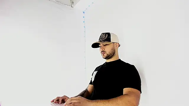 Sebas-hott online show from September 13, 2025, 9:48 pm