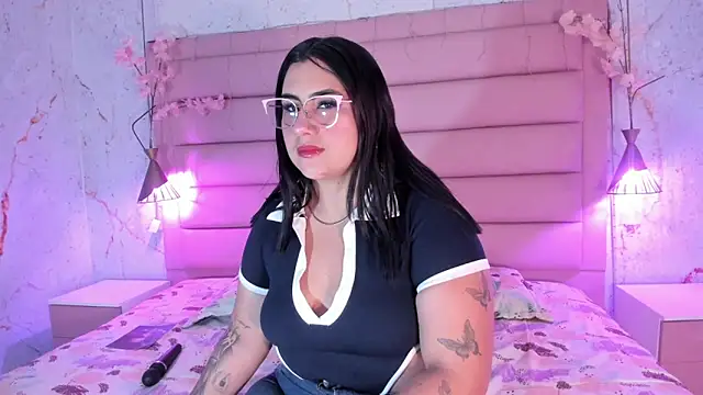 sabrinamilani online show from December 22, 2025, 11:49 pm