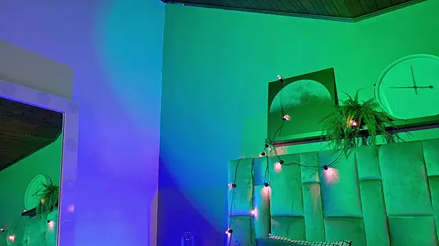 alaia-rogers online show from October 17, 2025, 11:34 am