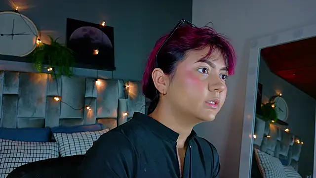 alaia-rogers online show from September 27, 2025, 11:38 am