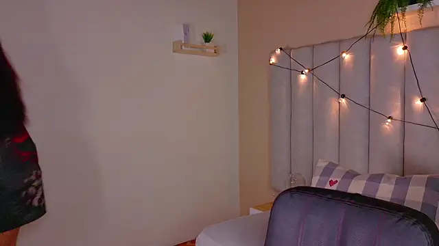 alaia-rogers online show from January 7, 2026, 11:48 am