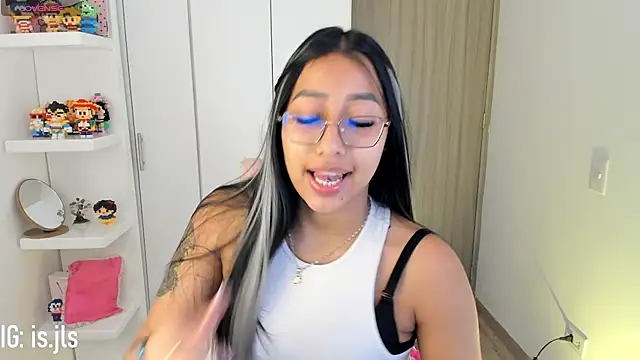 isa bellaa0 online show from October 4, 2025, 12:45 am