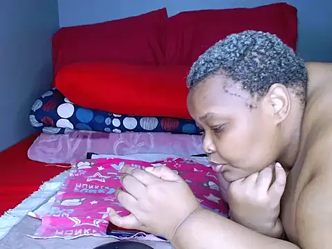 fatafricanqueen online show from April 16, 2026, 7:25 pm