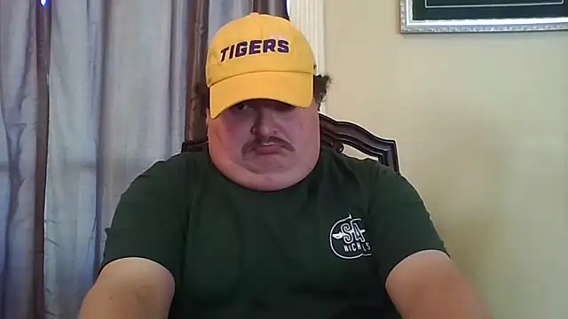 YelpedAverting online show from November 8, 2025, 8:45 pm